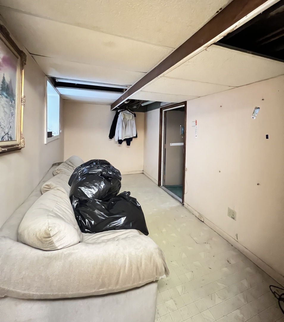 7823 South Cornell Avenue Chicago IL 60649