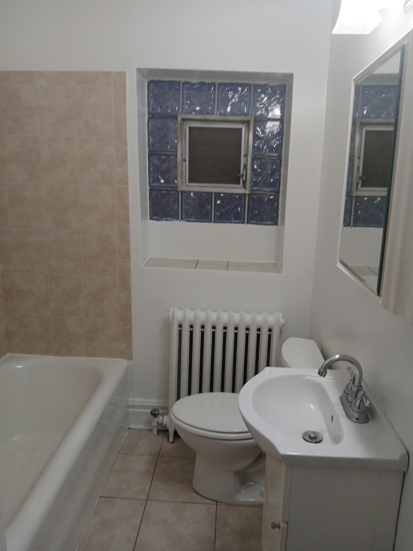 5633 North Artesian Avenue Chicago IL 60659