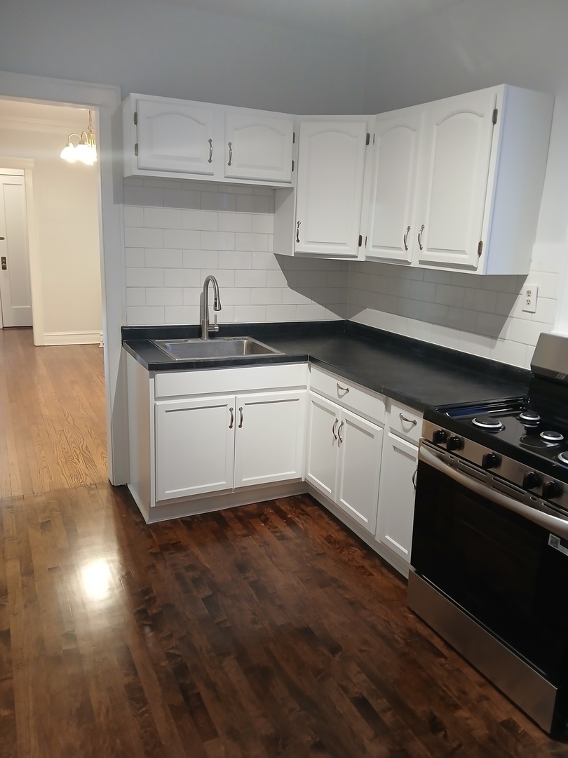 5633 North Artesian Avenue Chicago IL 60659