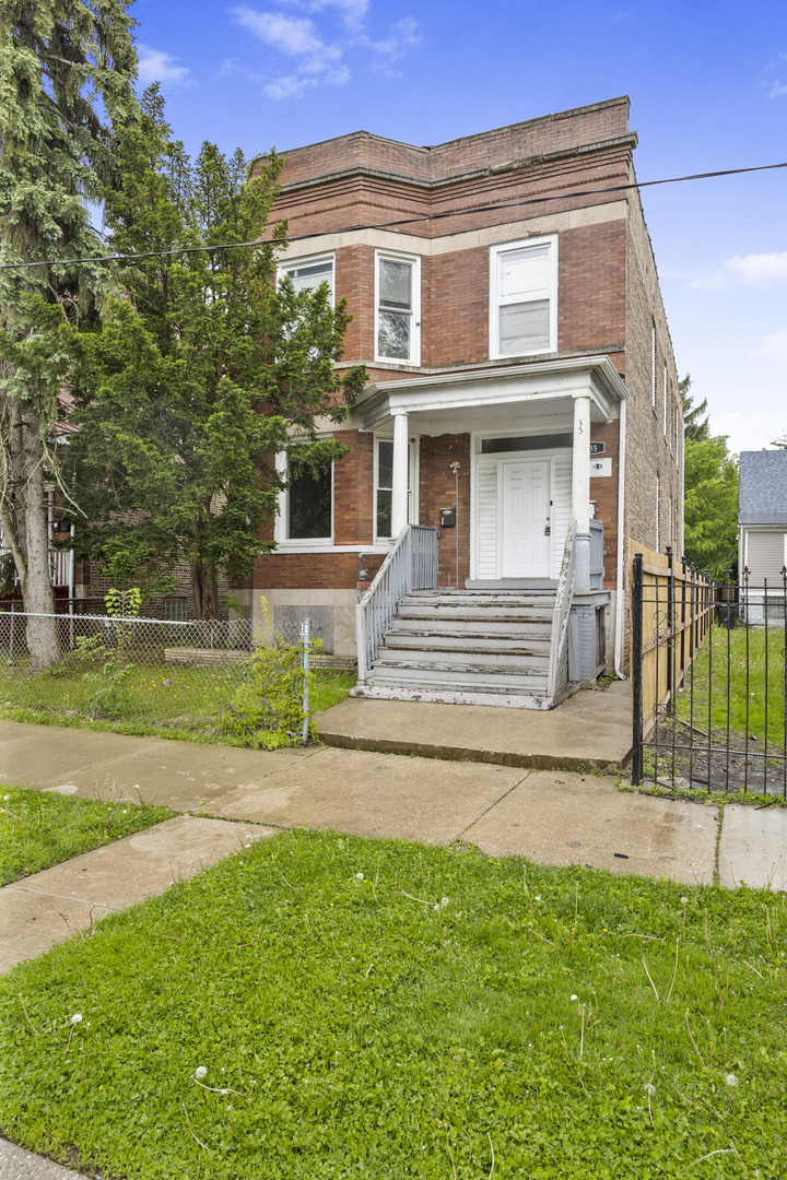 35 West 109th Street Chicago IL 60628