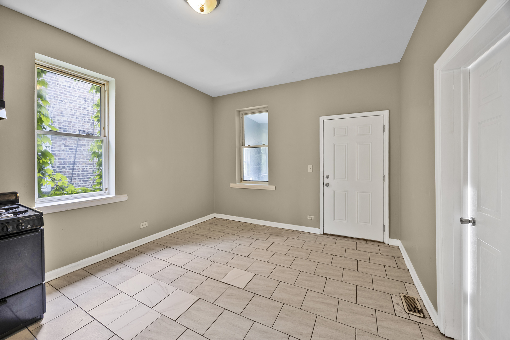 35 West 109th Street Chicago IL 60628