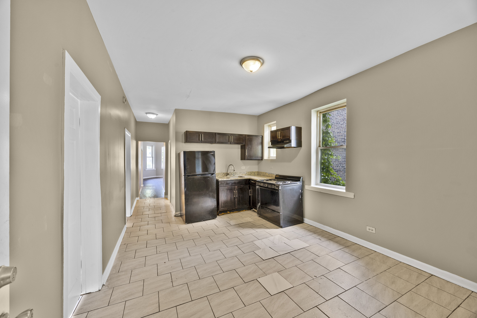 35 West 109th Street Chicago IL 60628