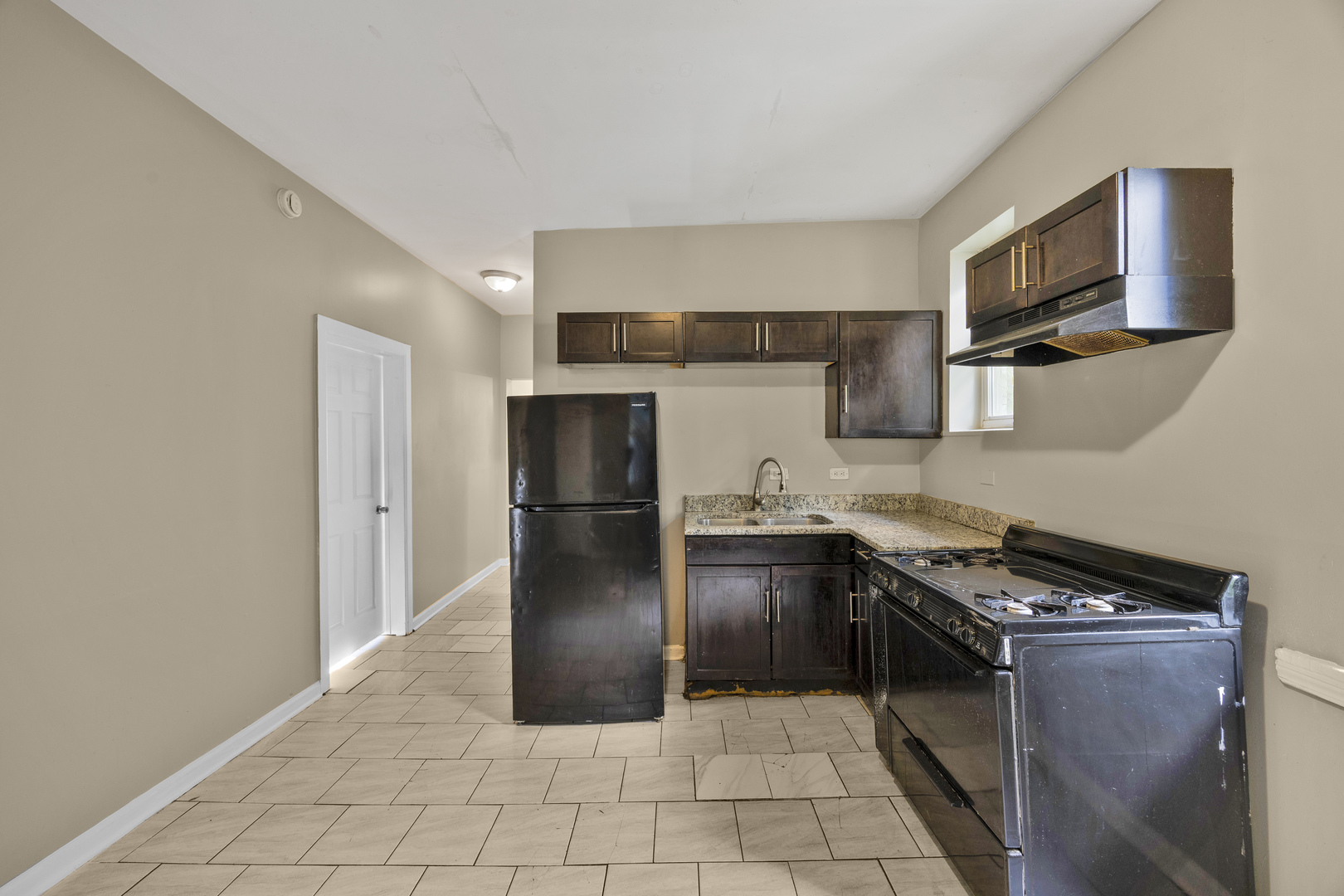 35 West 109th Street Chicago IL 60628