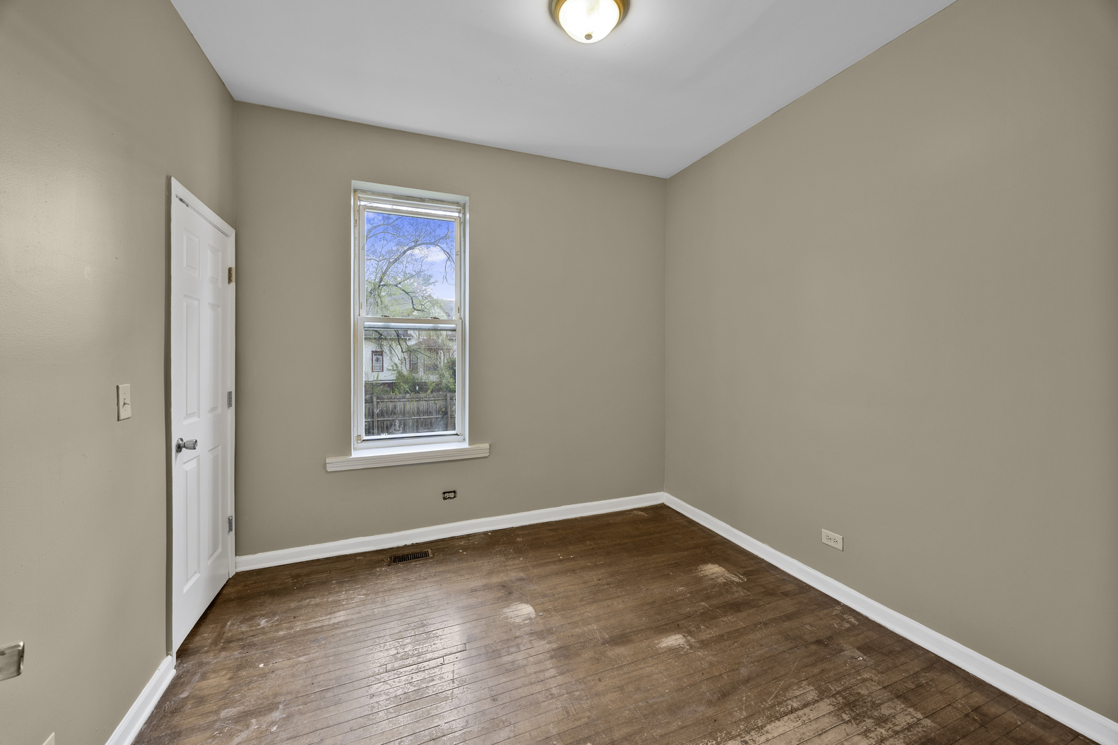 35 West 109th Street Chicago IL 60628