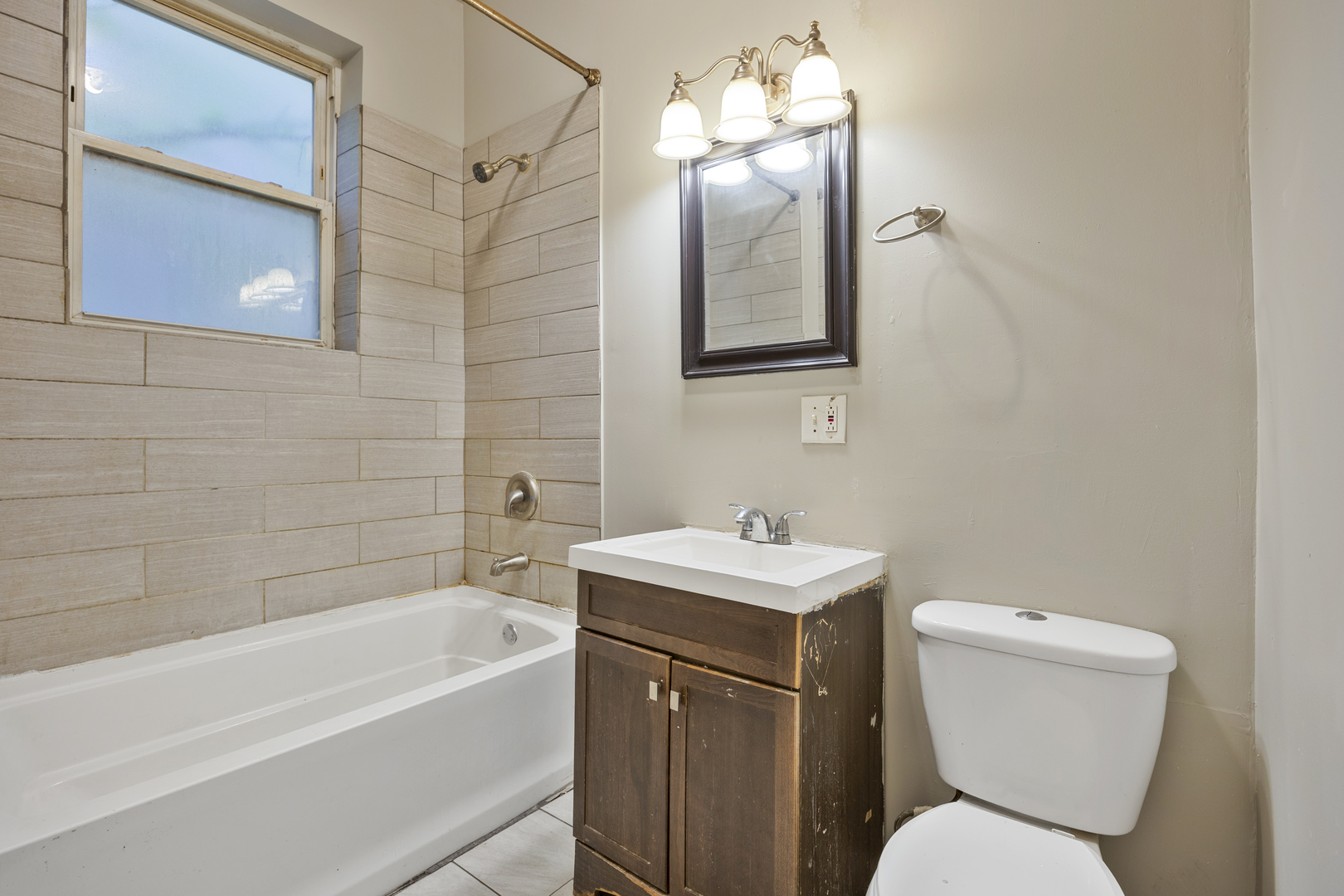 35 West 109th Street Chicago IL 60628