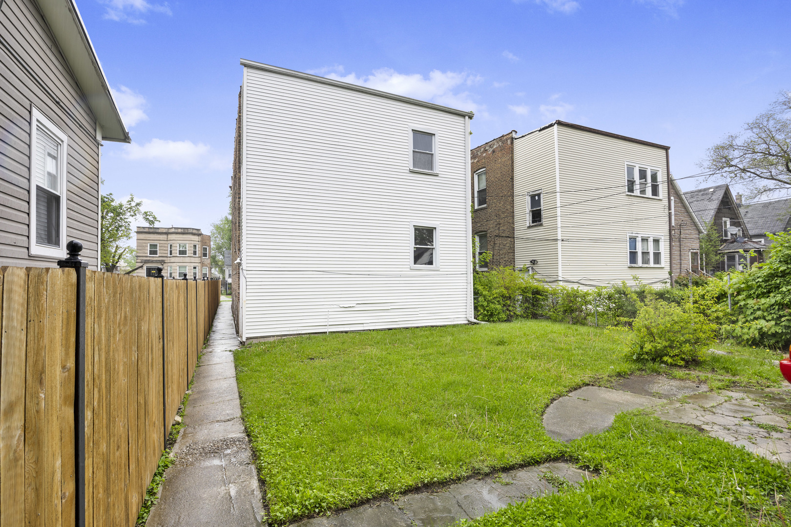 35 West 109th Street Chicago IL 60628