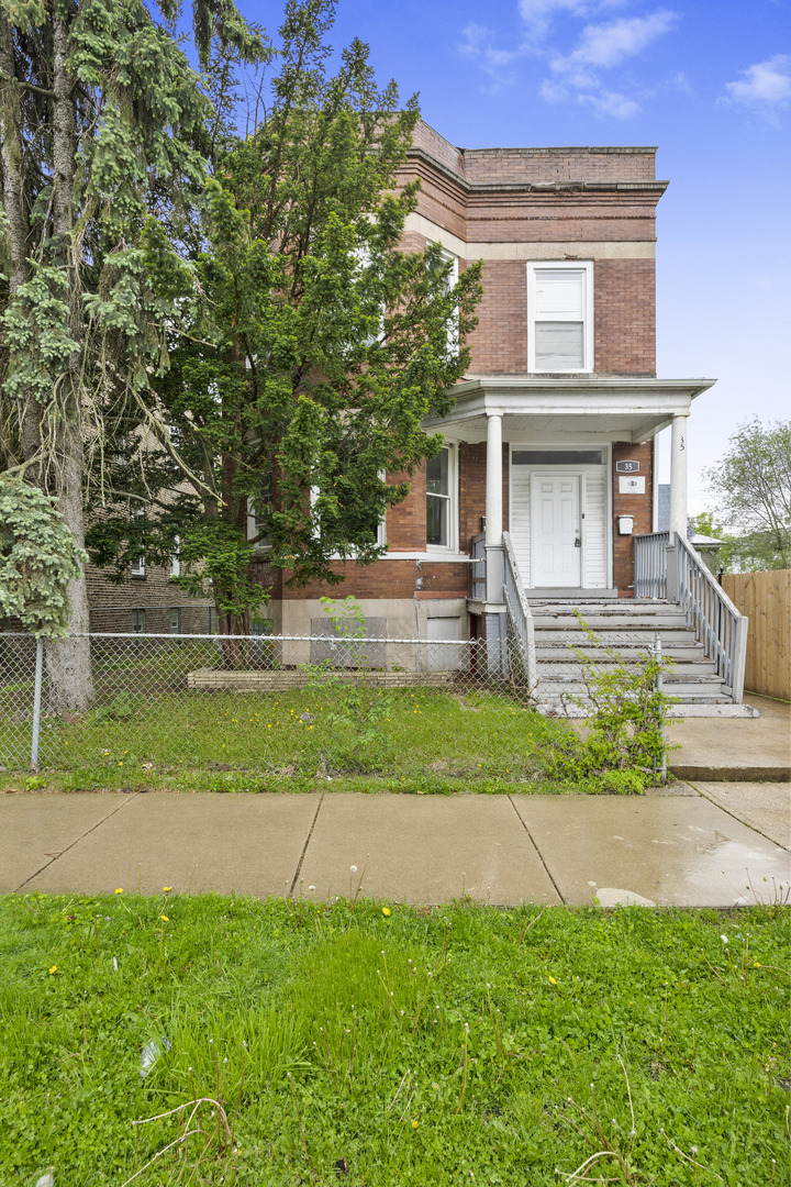 35 West 109th Street Chicago IL 60628