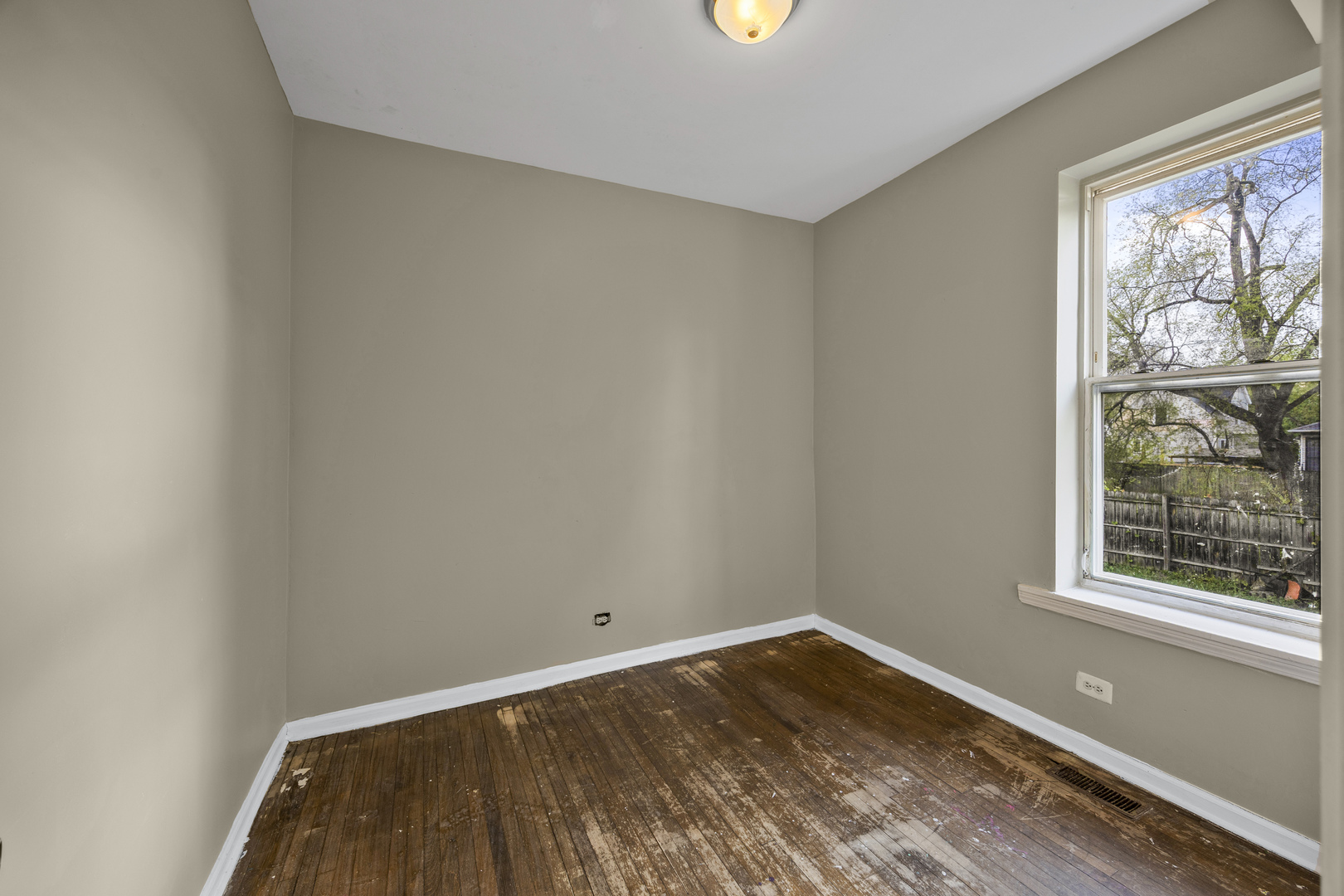 35 West 109th Street Chicago IL 60628
