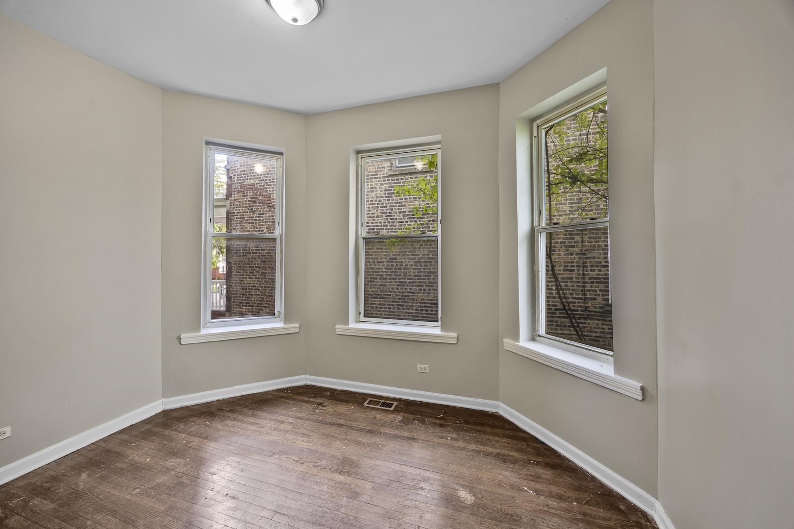 35 West 109th Street Chicago IL 60628