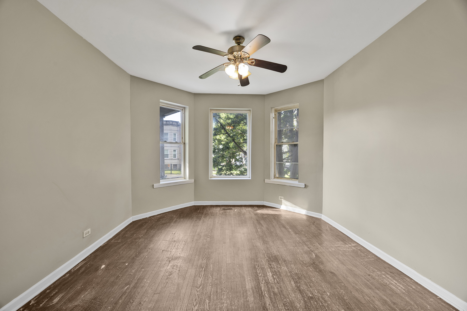 35 West 109th Street Chicago IL 60628