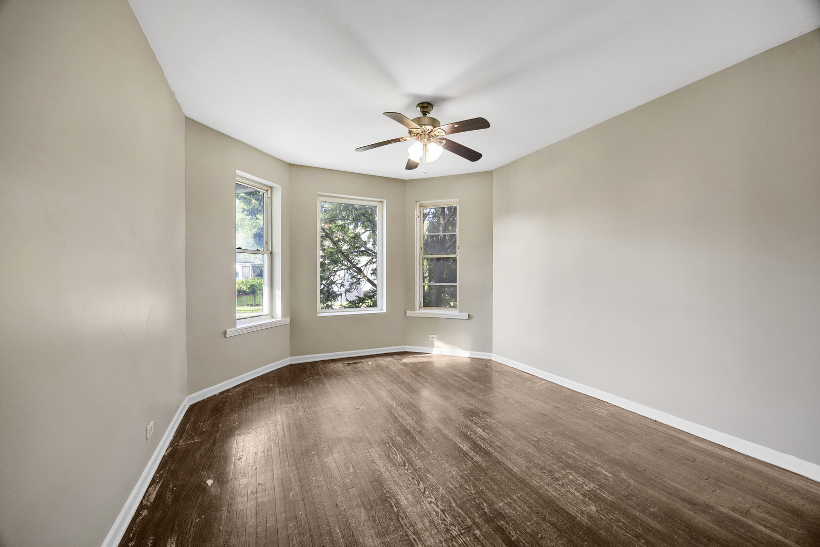 35 West 109th Street Chicago IL 60628