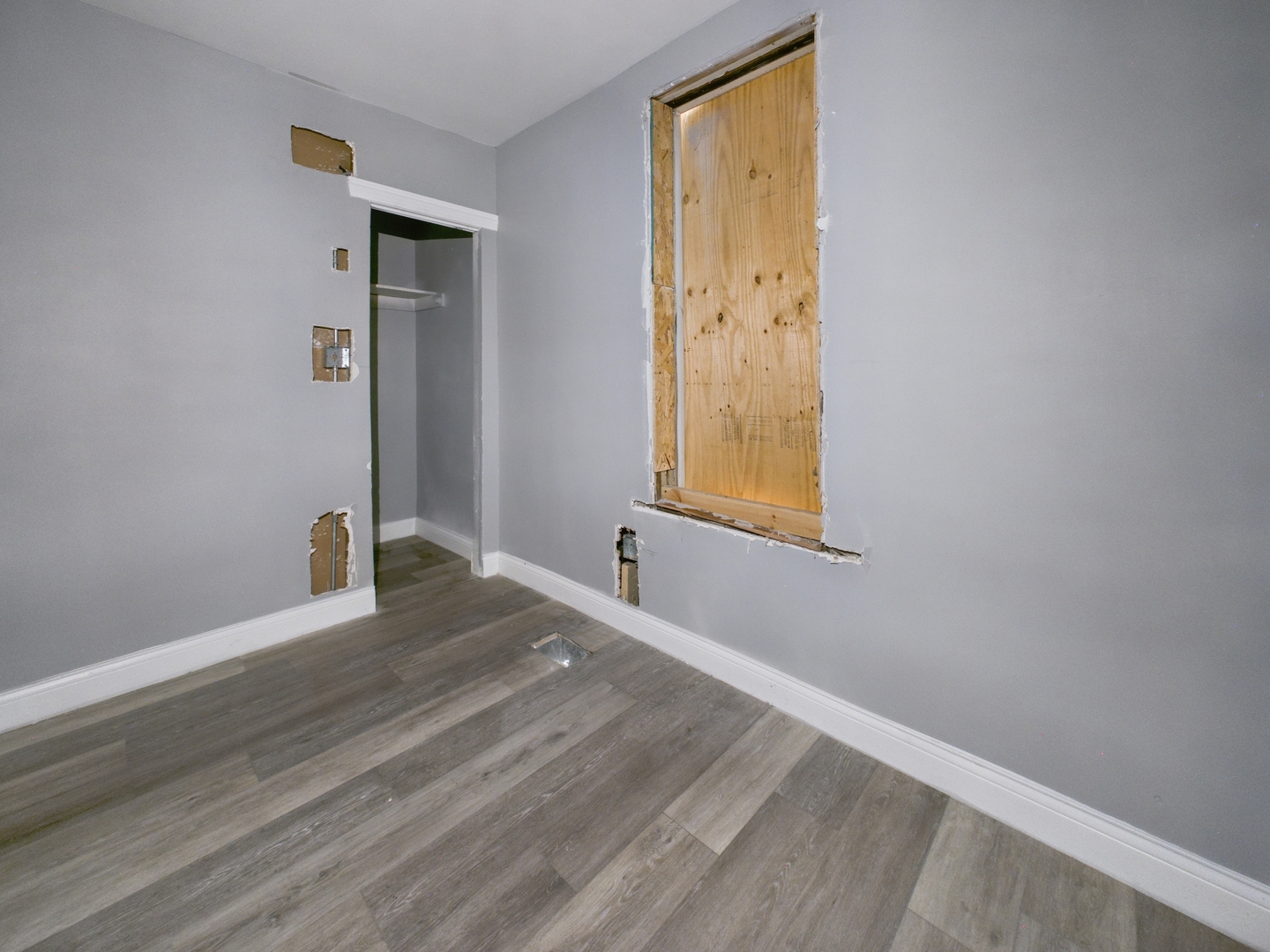 8747 South Escanaba Avenue Chicago IL 60617