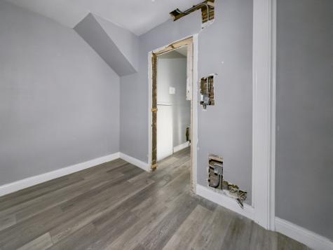 8747 South Escanaba Avenue Chicago IL 60617
