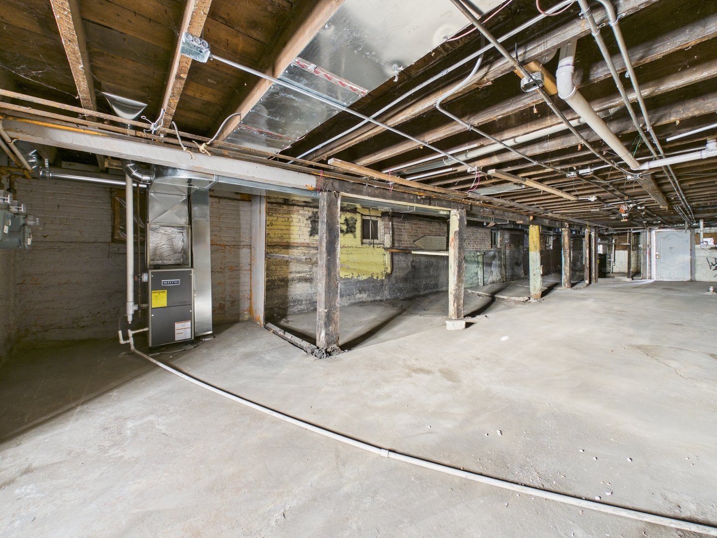 8747 South Escanaba Avenue Chicago IL 60617