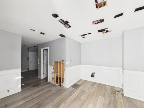 8747 South Escanaba Avenue Chicago IL 60617