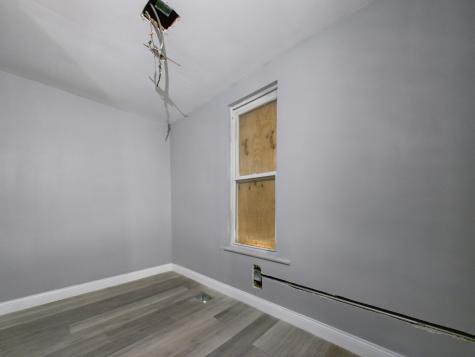 8747 South Escanaba Avenue Chicago IL 60617