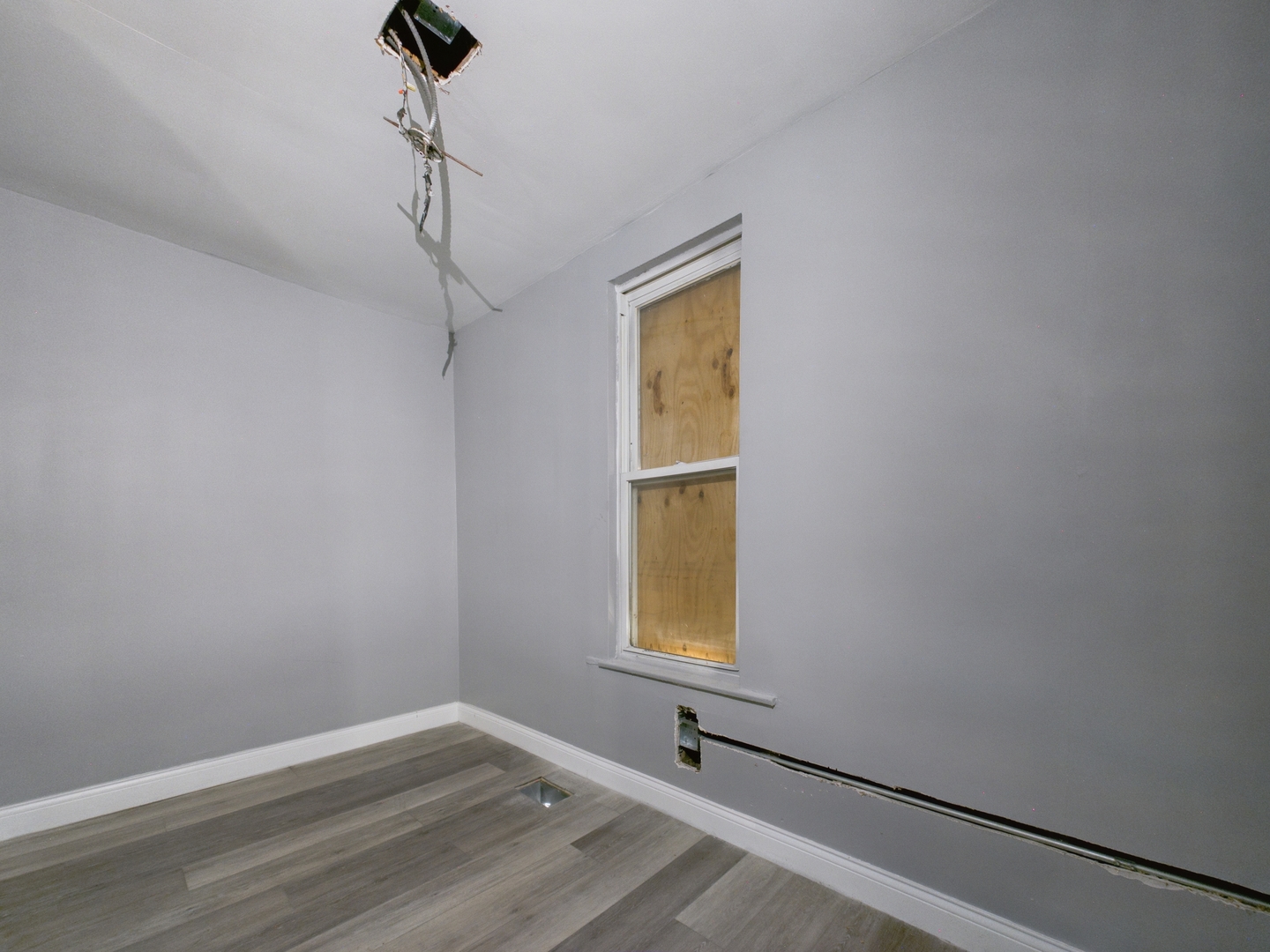 8747 South Escanaba Avenue Chicago IL 60617
