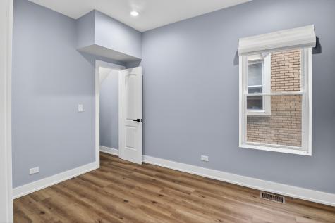 7843 South Marquette Avenue Chicago IL 60649