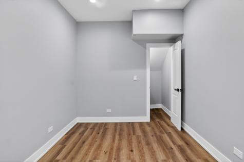 7843 South Marquette Avenue Chicago IL 60649