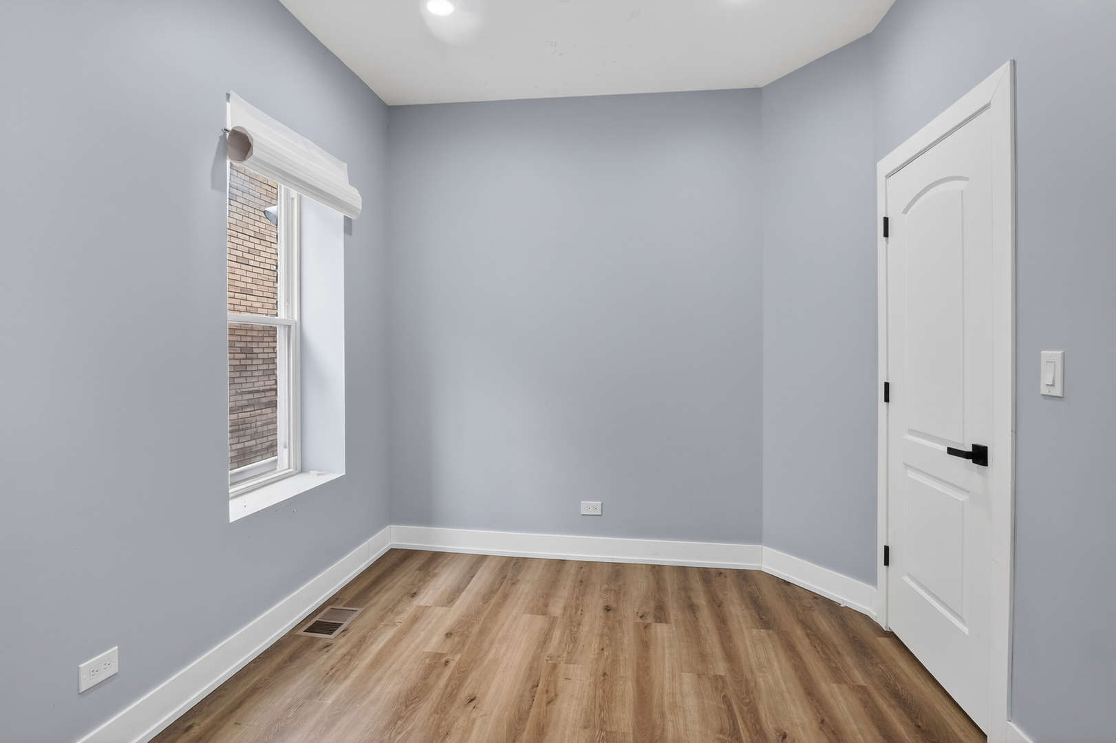 7843 South Marquette Avenue Chicago IL 60649