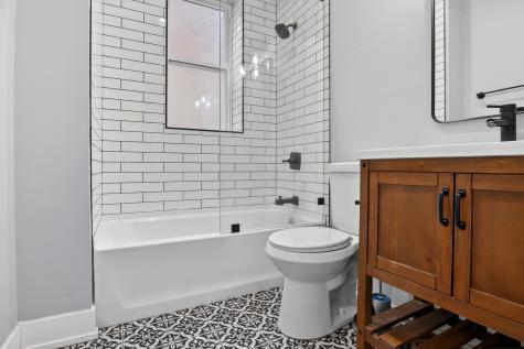 7843 South Marquette Avenue Chicago IL 60649