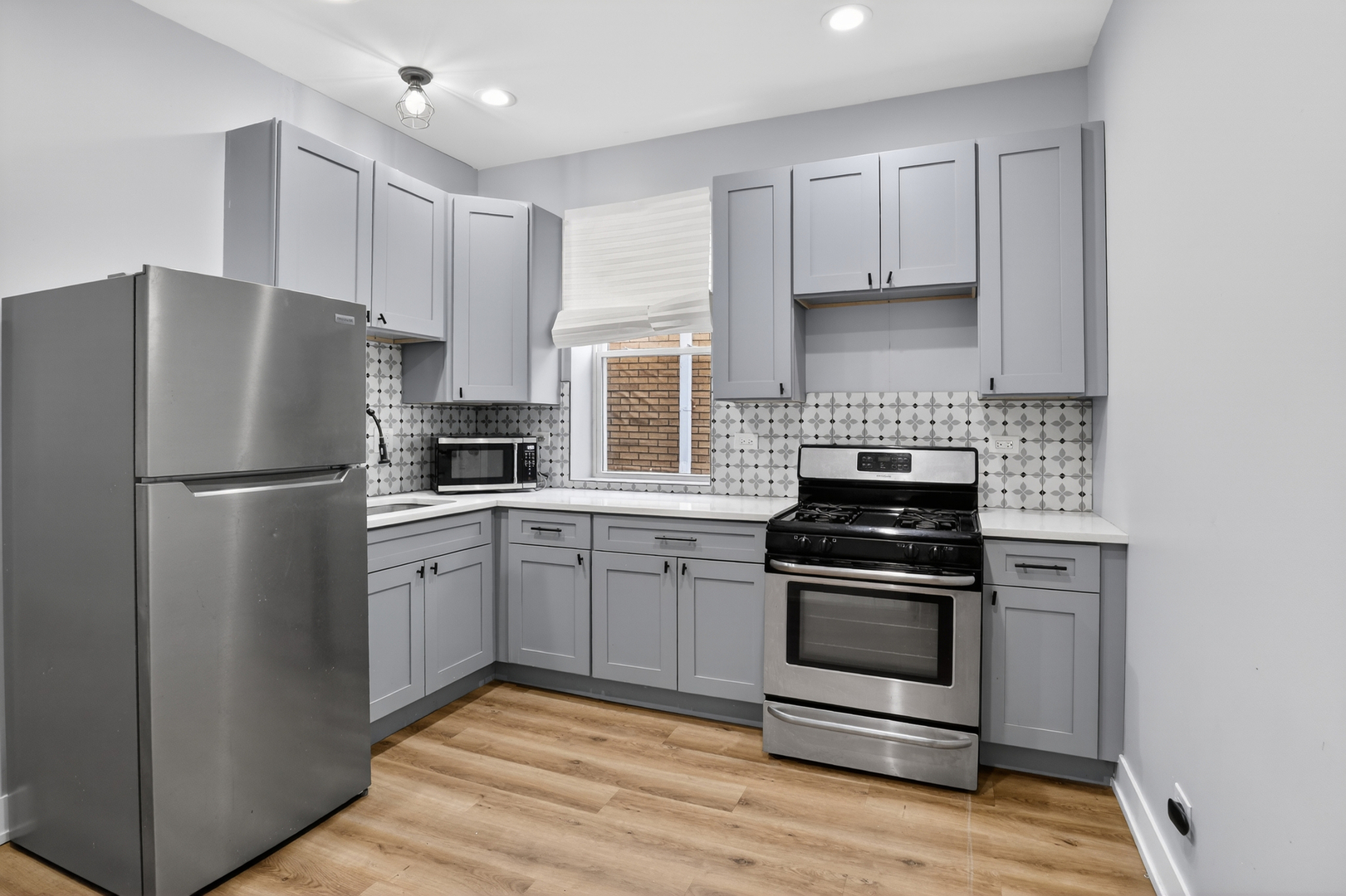 7843 South Marquette Avenue Chicago IL 60649