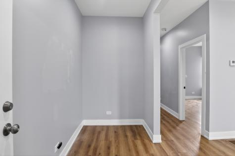 7843 South Marquette Avenue Chicago IL 60649