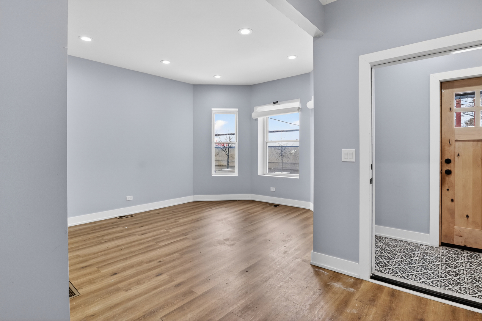 7843 South Marquette Avenue Chicago IL 60649