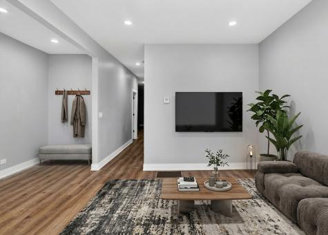 7843 South Marquette Avenue Chicago IL 60649