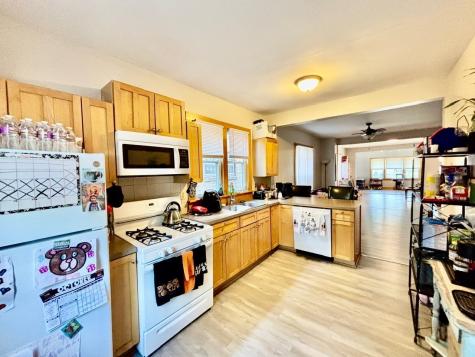 1131 North Main Street Rockford IL 61103
