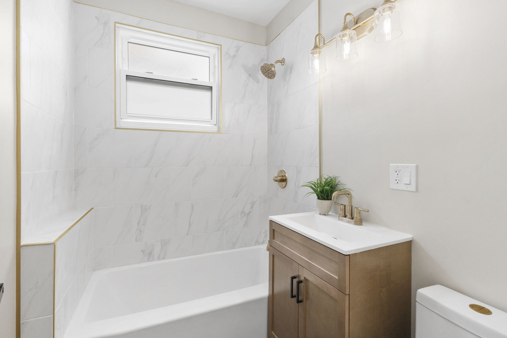6129 North Ravenswood Avenue Chicago IL 60660