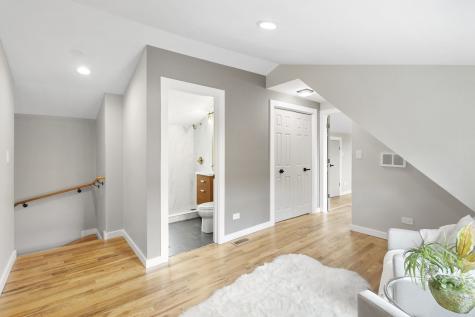 6129 North Ravenswood Avenue Chicago IL 60660