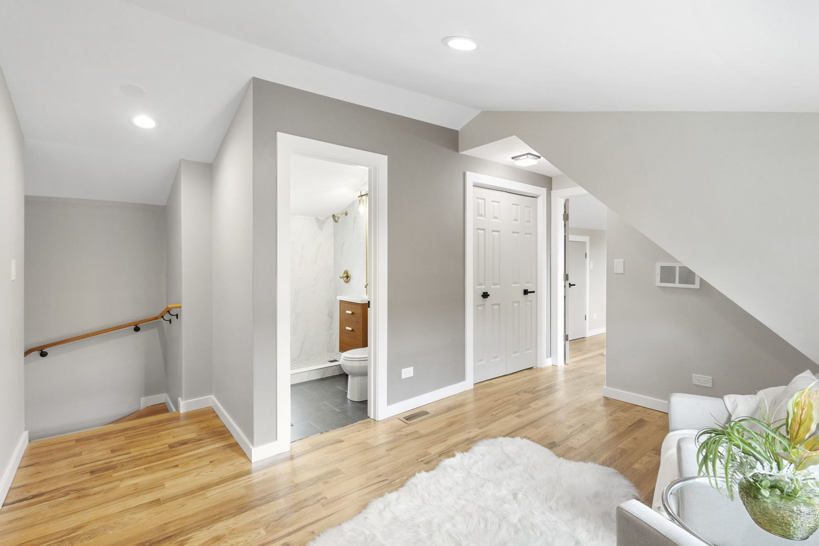 6129 North Ravenswood Avenue Chicago IL 60660