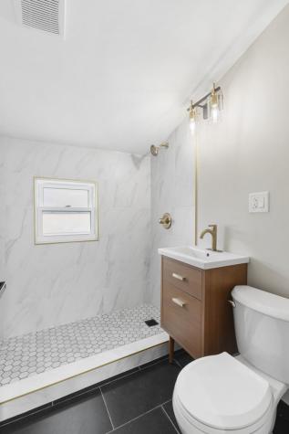 6129 North Ravenswood Avenue Chicago IL 60660