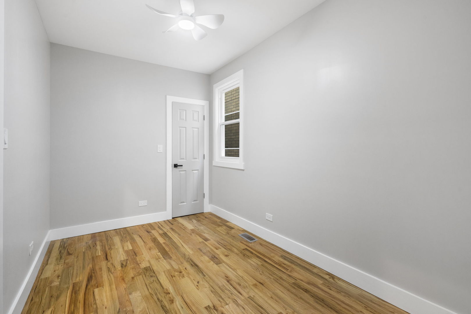 6129 North Ravenswood Avenue Chicago IL 60660
