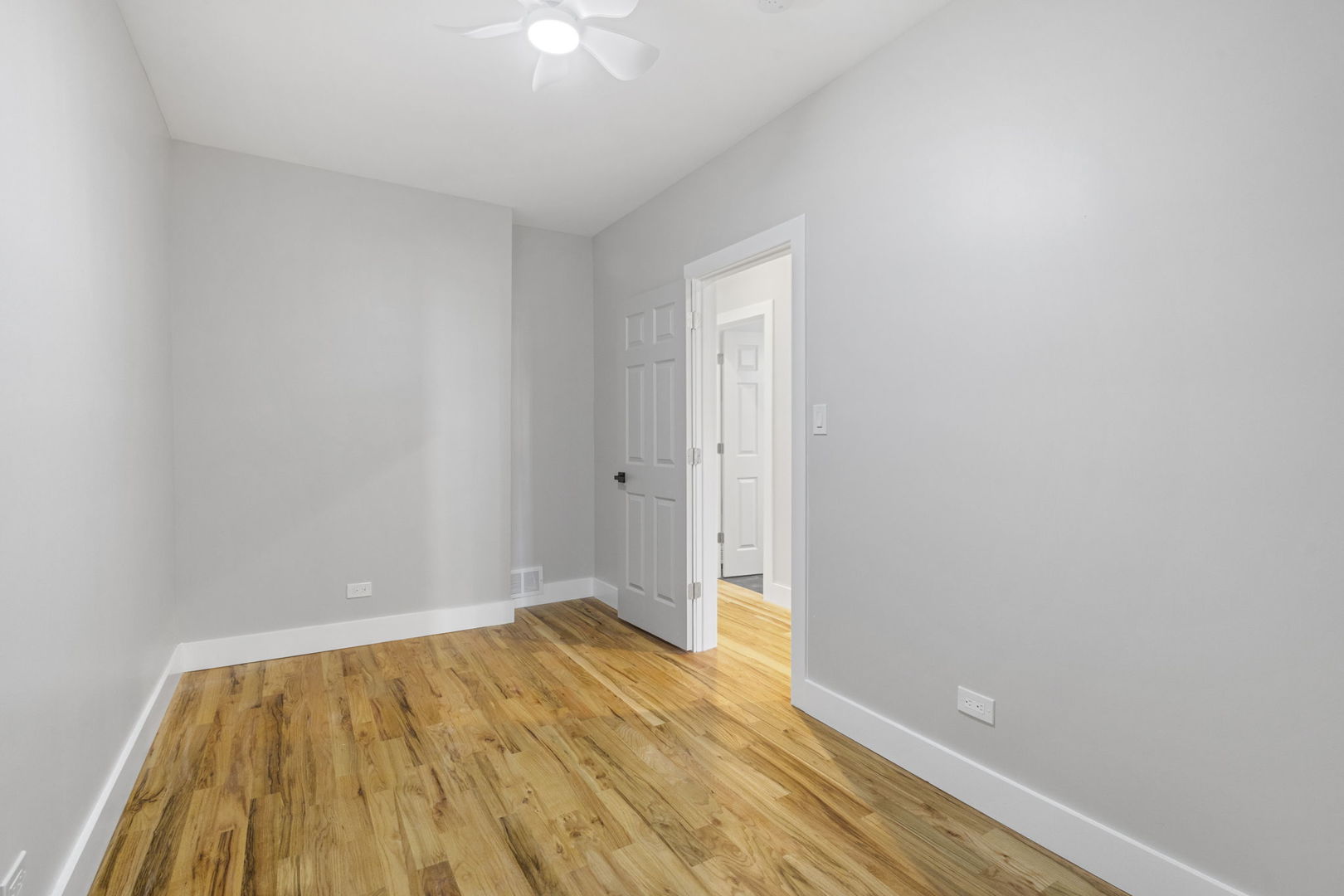 6129 North Ravenswood Avenue Chicago IL 60660