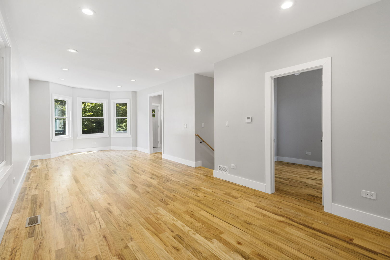 6129 North Ravenswood Avenue Chicago IL 60660