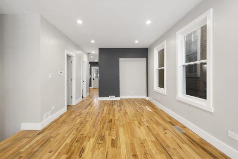 6129 North Ravenswood Avenue Chicago IL 60660
