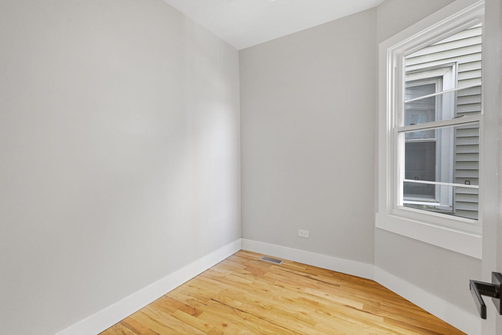 6129 North Ravenswood Avenue Chicago IL 60660