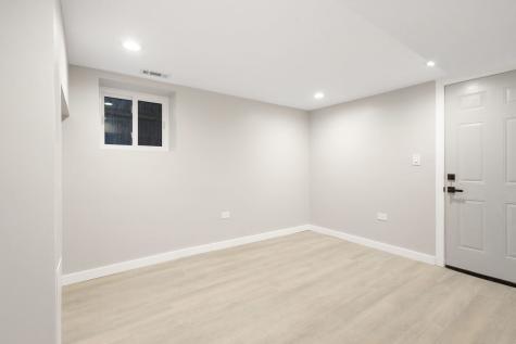 6129 North Ravenswood Avenue Chicago IL 60660