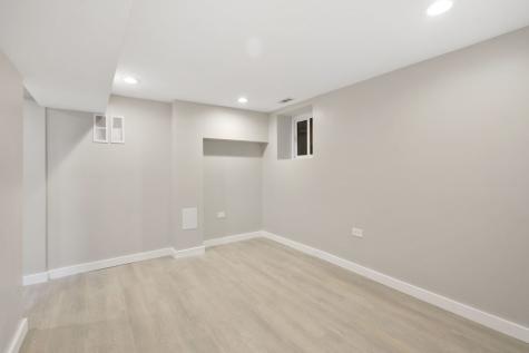 6129 North Ravenswood Avenue Chicago IL 60660