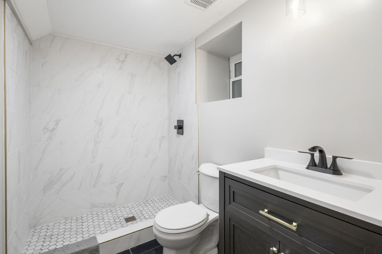 6129 North Ravenswood Avenue Chicago IL 60660