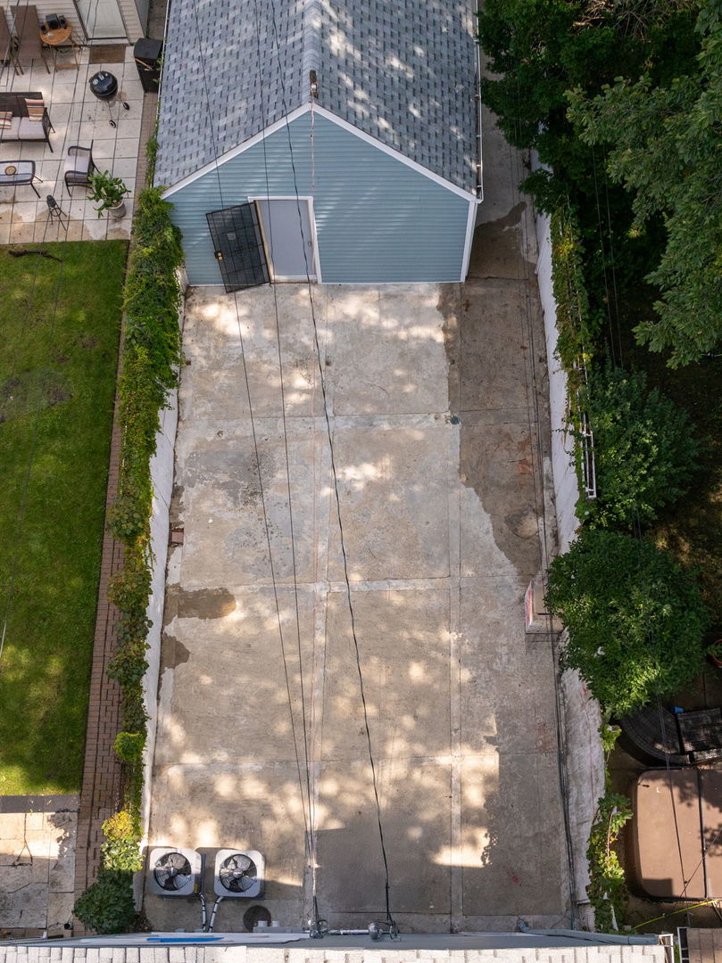 6129 North Ravenswood Avenue Chicago IL 60660