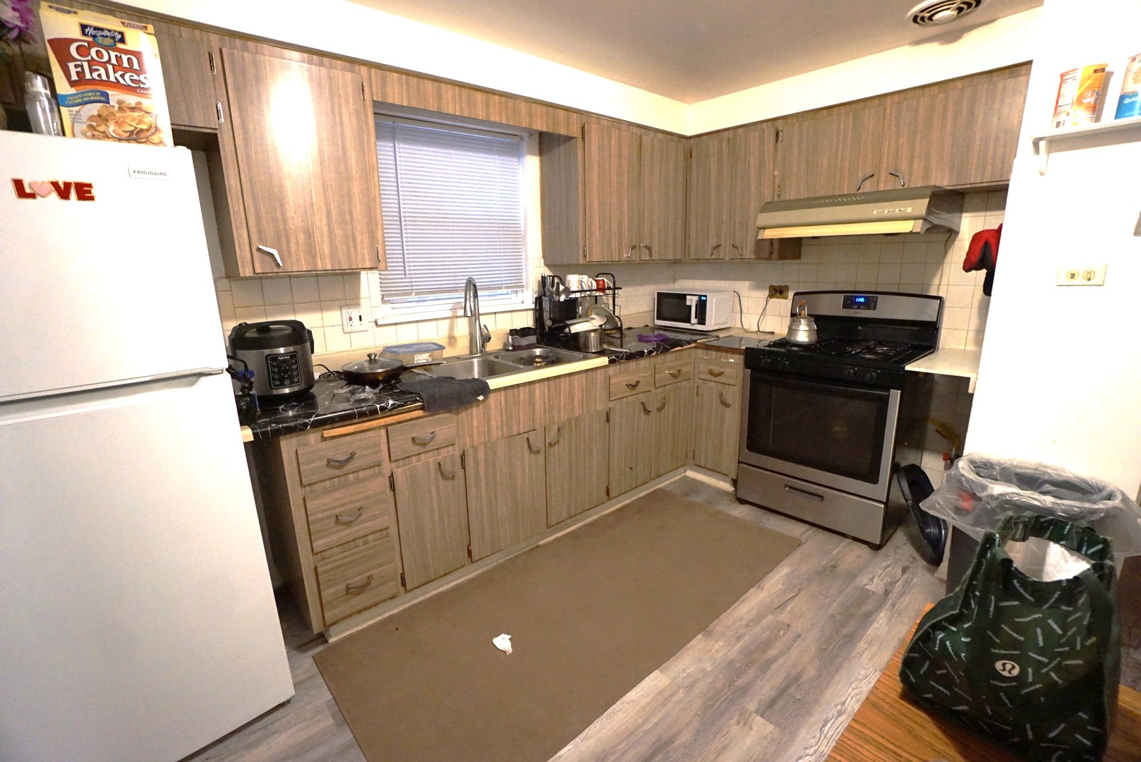 6430 North Hoyne Avenue Chicago IL 60645