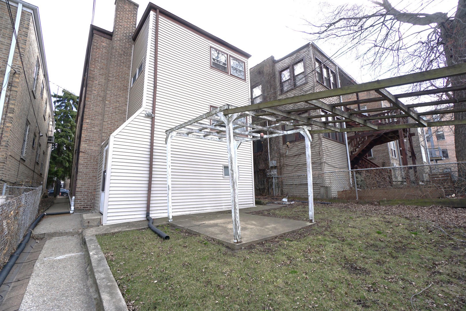 6430 North Hoyne Avenue Chicago IL 60645