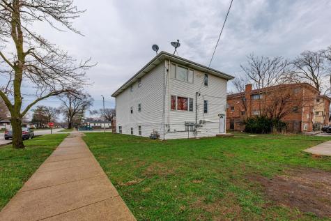 98 West 154th Street Harvey IL 60426