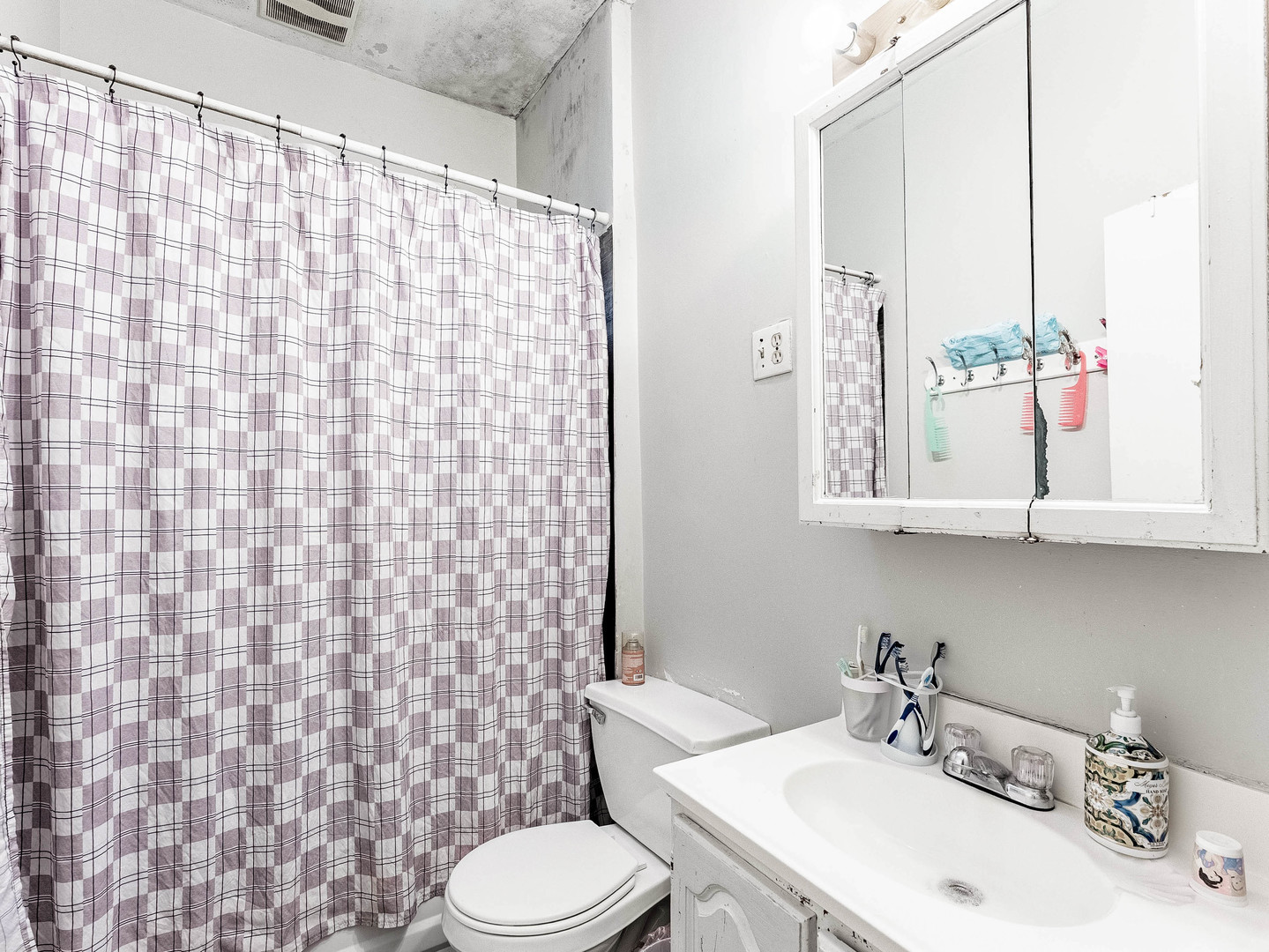 3244 North Drake Avenue Chicago IL 60618