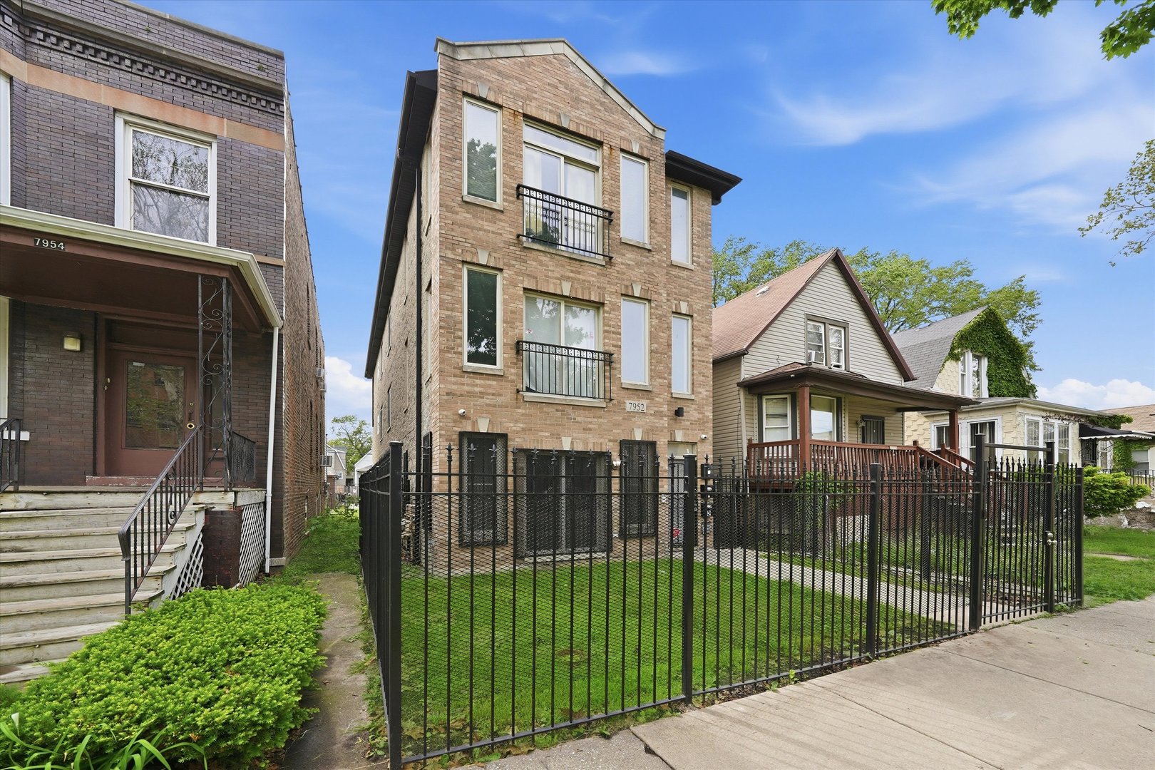 7952 South Marquette Avenue Chicago IL 60617