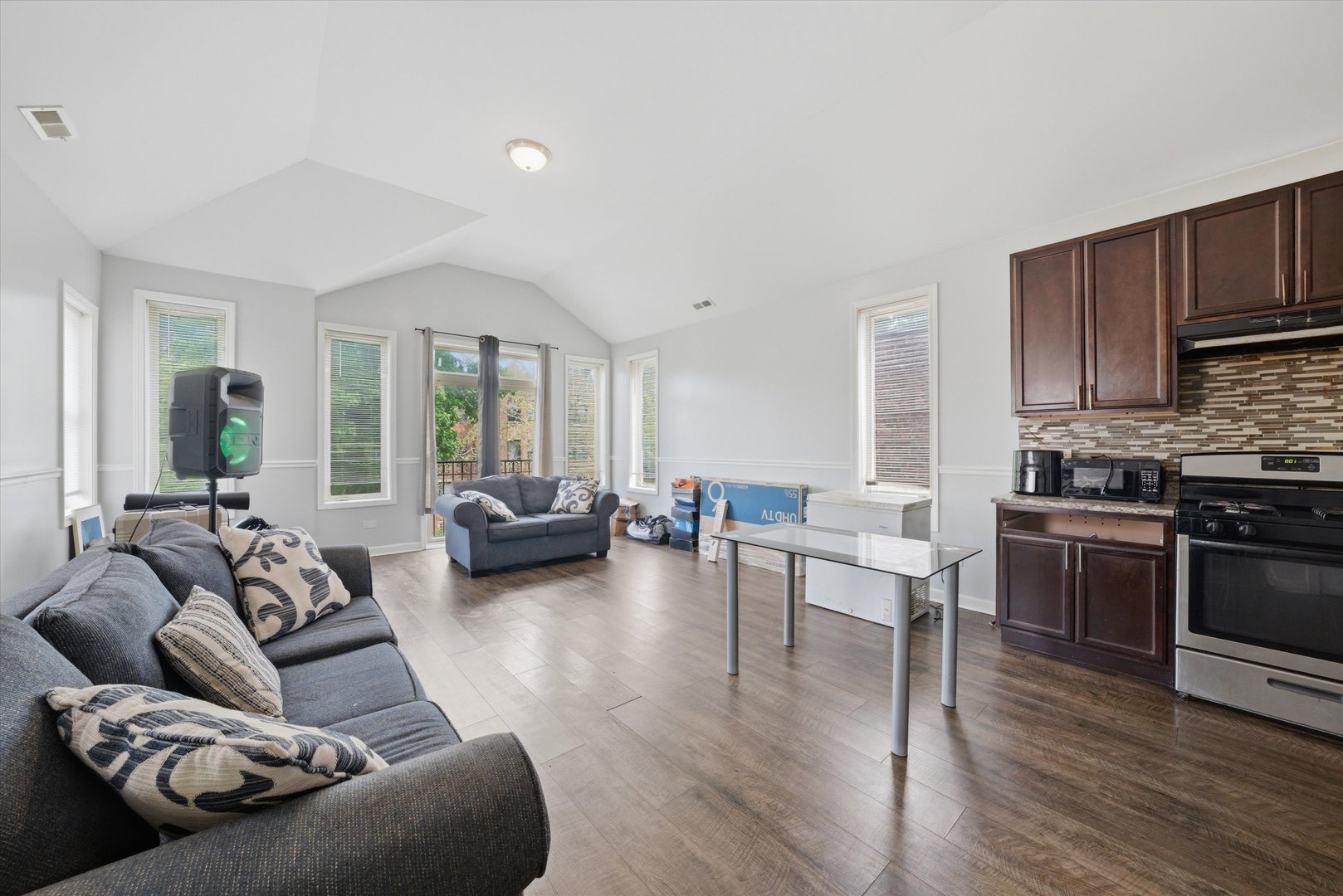 7952 South Marquette Avenue Chicago IL 60617