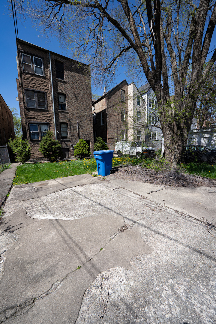 1825 South Troy Street Chicago IL 60623